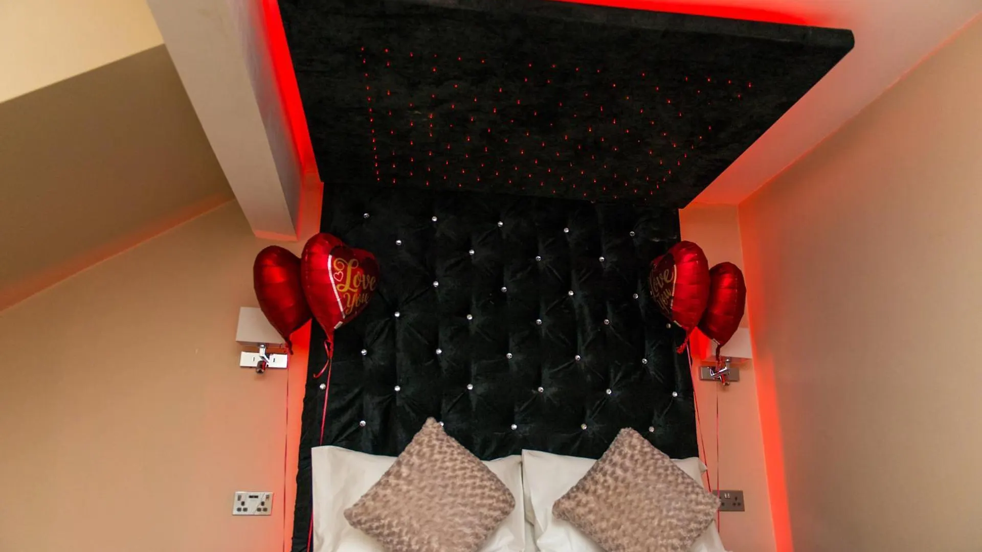 Aphrodite Suites Huddersfield