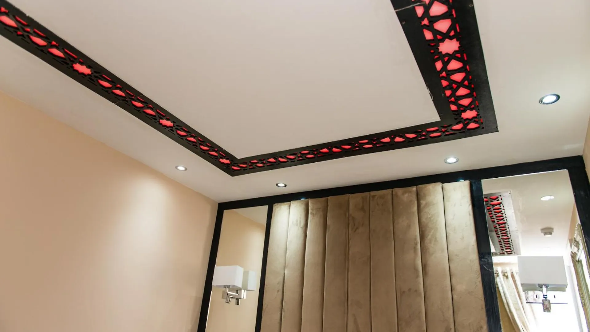 Aphrodite Suites Huddersfield 0*,